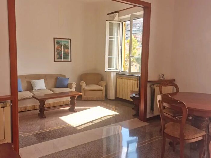 Appartamento quadrilocale in affitto in Piazza Mazzini, Varazze
