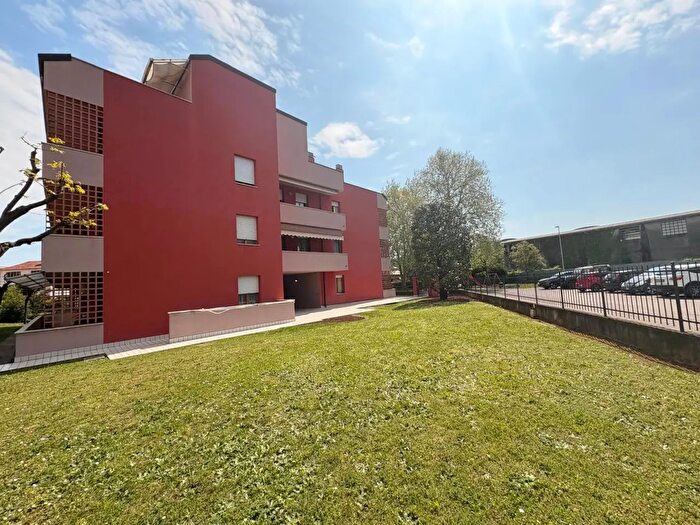 Appartamento con 7 locali in vendita in Via Magellano, Arzignano