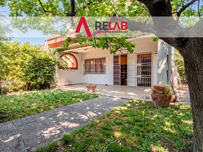 Casa quadrilocale in vendita in Via Lago di Bolsena, Santa Marinella