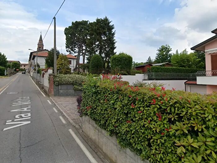Appartamento monolocale in affitto in Via Alessandro Volta, Bregnano