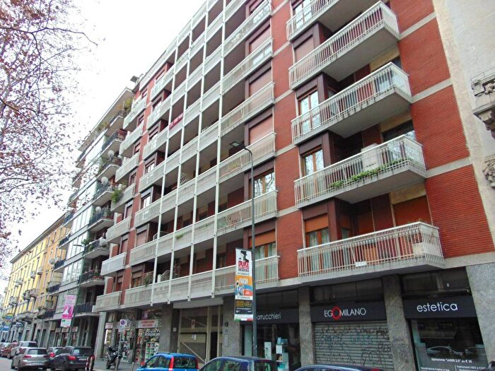 Appartamento quadrilocale in affitto in Viale Piceno, Indipendenza, Milano