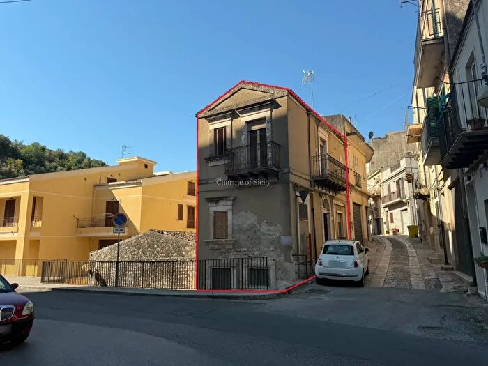 Casa trilocale in vendita in Via Catena, Modica
