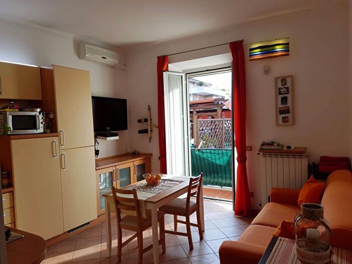 Appartamento trilocale in affitto in Via Francesco Marconi, Gemelli Pineta Sacchetti, Roma
