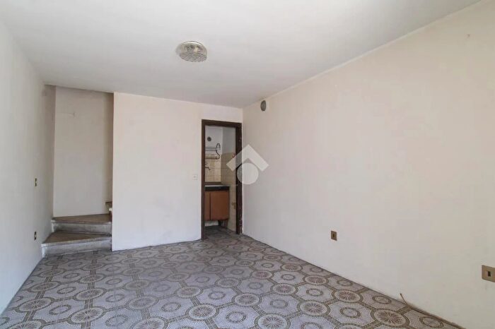 Casa bilocale in vendita in Via Galvano Giori, Vestone