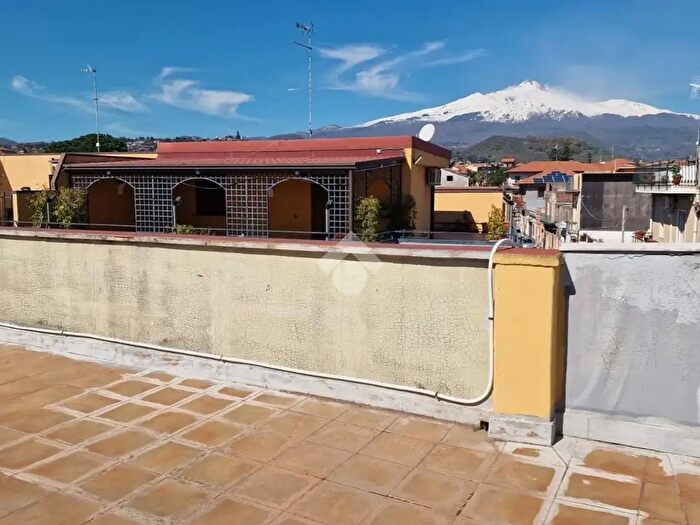 Casa bilocale in vendita in Piazza Bellini, Aci Bonaccorsi