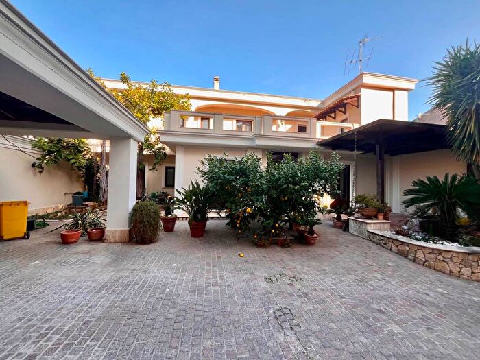 Casa con 6 locali in affitto in Corso Umberto I, Casal di Principe