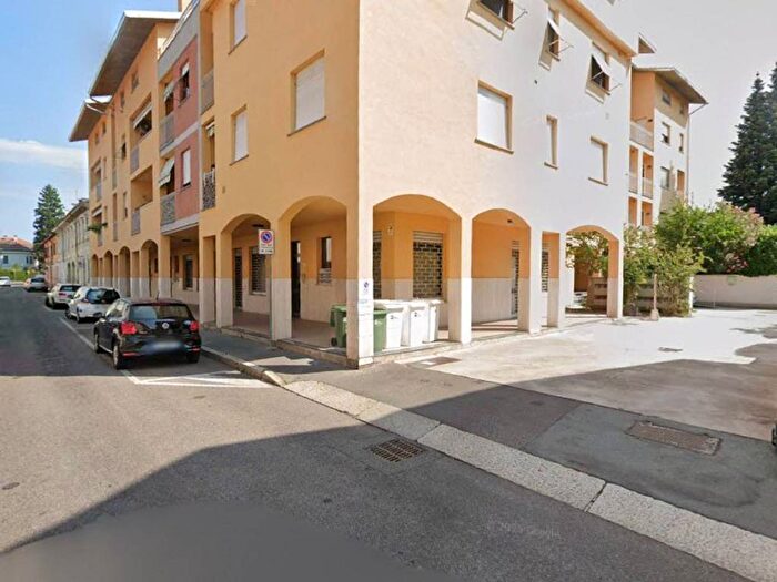 Appartamento bilocale in affitto in Via Cristoforo Colombo, Flora, Legnano