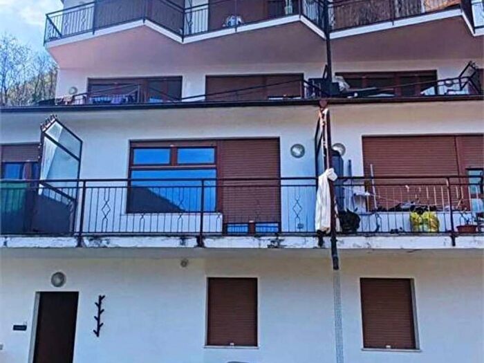 Appartamento monolocale in affitto in Brusimpiano