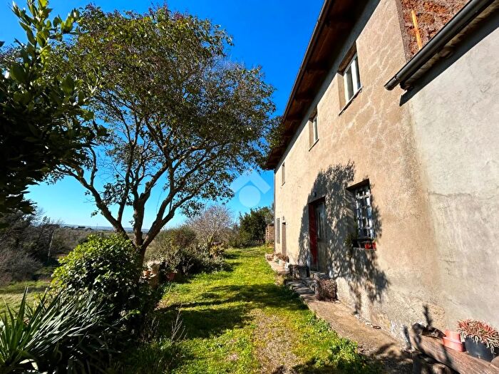 Casa con 5 locali in vendita in Località Marchionato, Vetralla