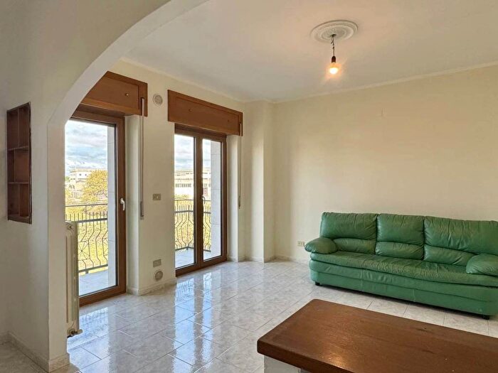 Appartamento quadrilocale in affitto in Via Parisi, Mangone