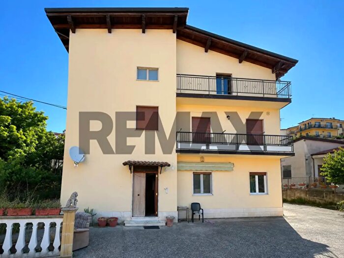 Casa con 8 locali in vendita in Via Papa Giovanni XXIII, Casali del Manco