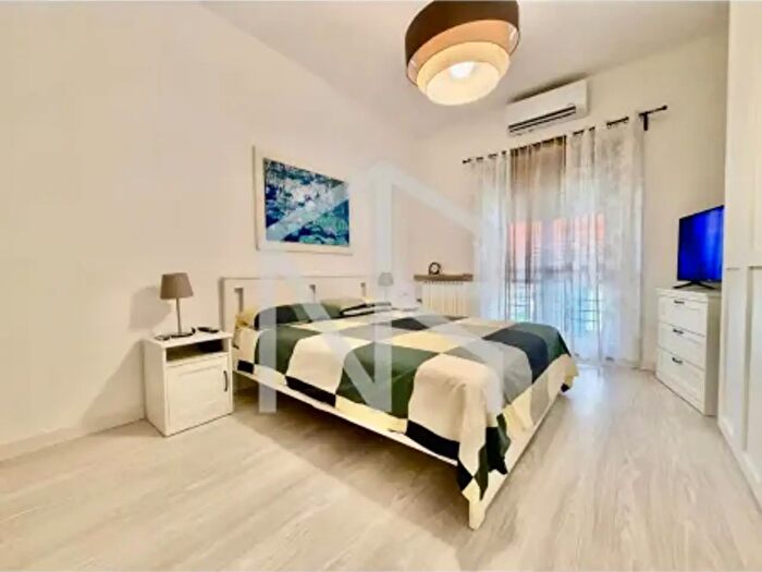 Appartamento trilocale in vendita in Via di Casa Calda, Roma