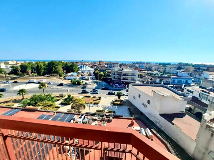 Appartamento trilocale in vendita in Via San Razzino, Mondragone