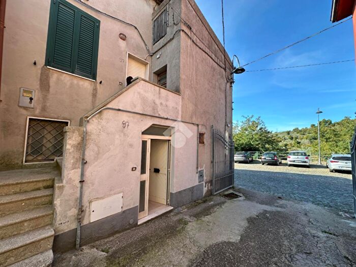 Casa trilocale in vendita in Via San Sebastiano, Montesarchio