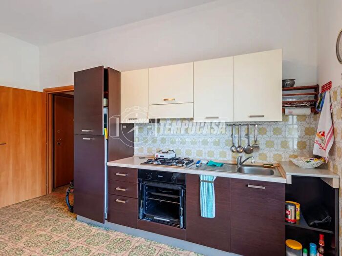 Appartamento trilocale in vendita in Viale Europa Unita, Tizzano Val Parma