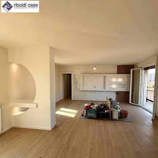 Appartamento trilocale in vendita in Lissone