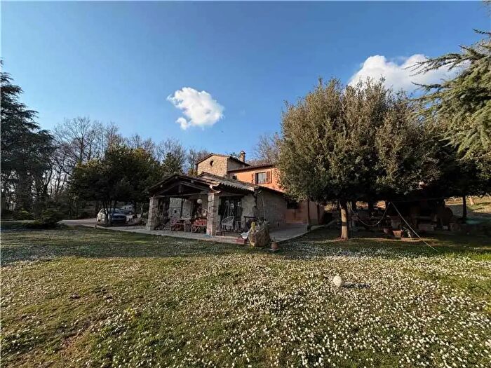 Casa con 6 locali in vendita in Via Santa Maria, Gualdo Cattaneo