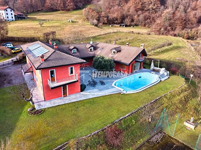 Casa con 18 locali in vendita in Via Agordo, Belluno