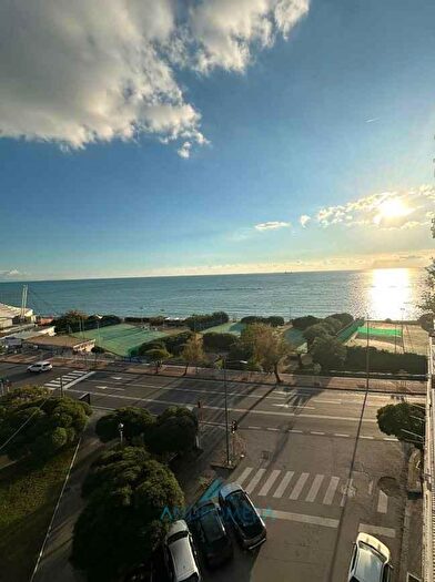 Appartamento con 5 locali in vendita in Salerno