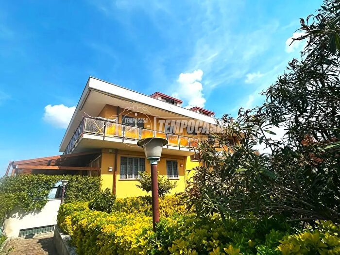 Appartamento quadrilocale in vendita in Roma