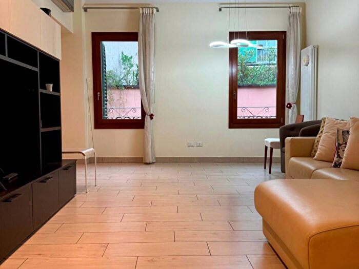 Appartamento quadrilocale in affitto in Via Fondazza, Santo Stefano, Bologna