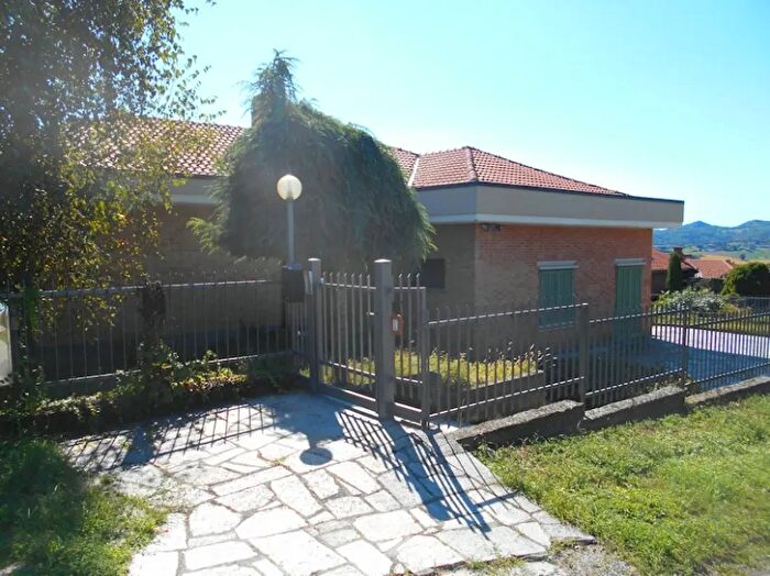 Casa con 7 locali in vendita in Mombello Monferrato