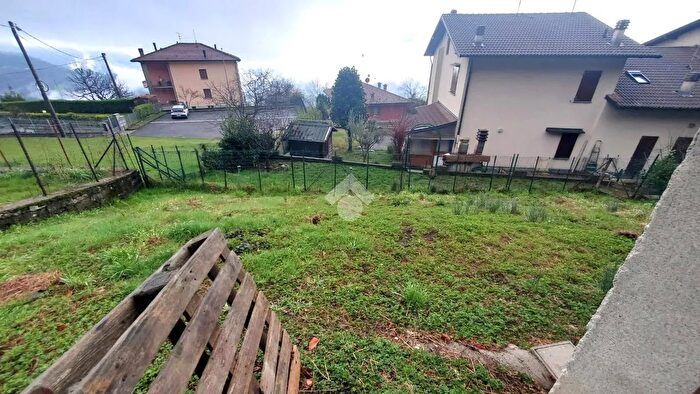 Casa quadrilocale in vendita in Via a Avogadro, Berbenno