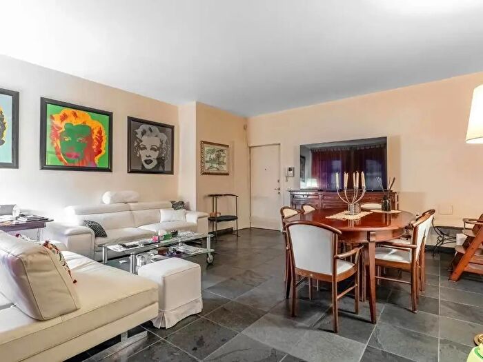 Appartamento trilocale in vendita in Milano