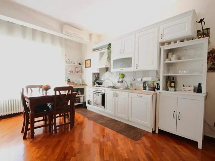 Appartamento trilocale in vendita in Via Pietro Ruga, Roma