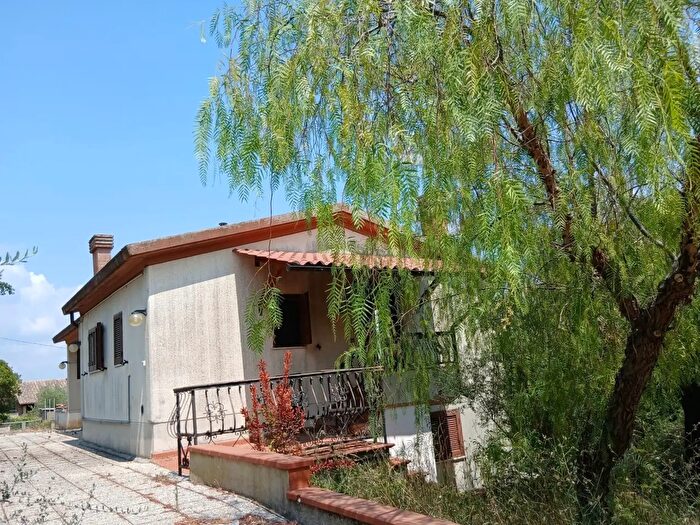 Casa con 8 locali in vendita in Via Roma, Amelia