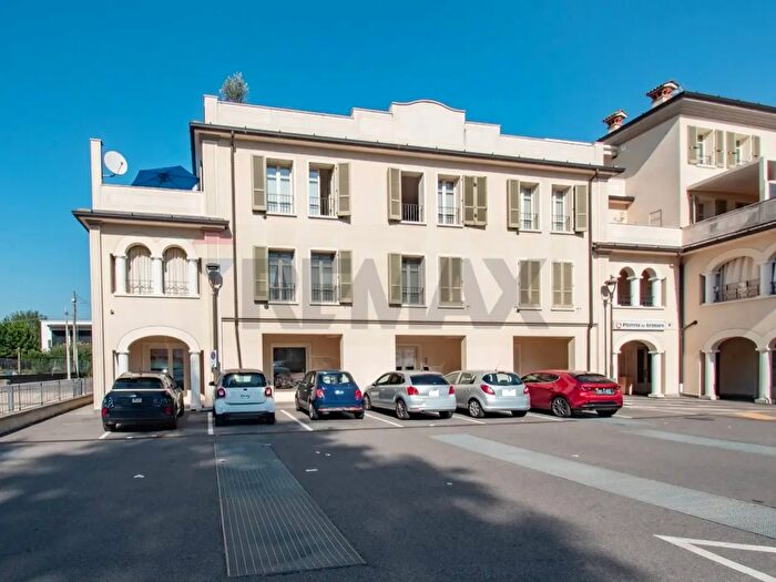 Appartamento trilocale in vendita in Via Camillo Benso Conte di Cavour B, Ospitaletto