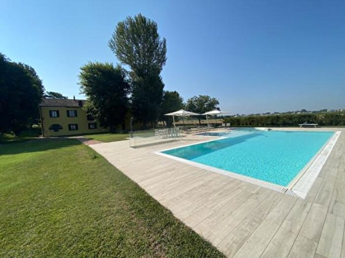 Casa con 6 locali in vendita in Finale Emilia