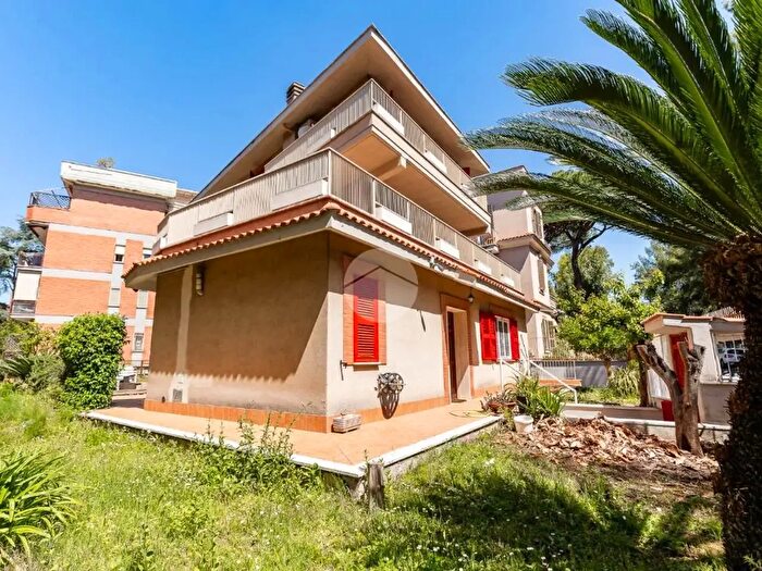 Casa con 6 locali in vendita in Via delle Calasanziane, Roma