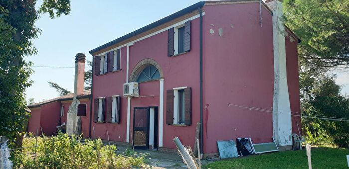 Casa con 9 locali in vendita in Chioggia