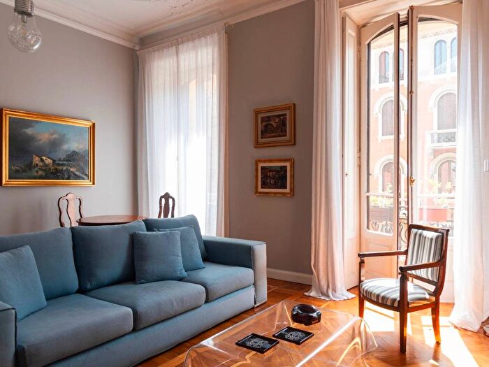 Appartamento trilocale in affitto in Via Francesco Petrarca, Vincenzo Monti, Milano