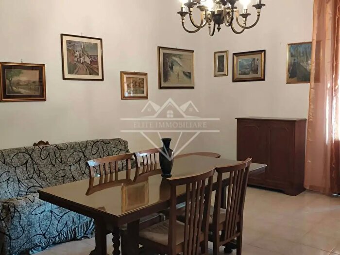 Appartamento quadrilocale in affitto in Carrara