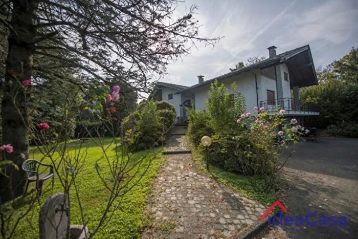 Casa in vendita in Via Moncrava Ivrea To, Ivrea