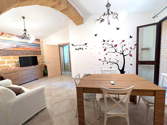 Casa quadrilocale in affitto in Via Vincenzo Pipitone, Centro Storico, Marsala