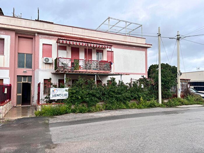 Appartamento trilocale in vendita in Ficarazzi