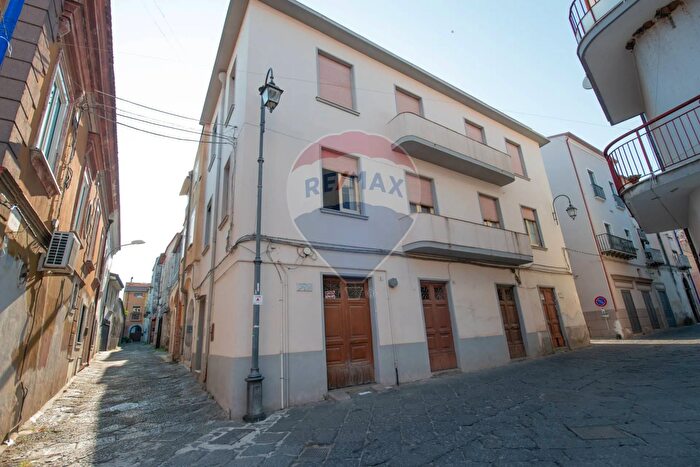 Casa con 6 locali in vendita in Via Roma, Carinola