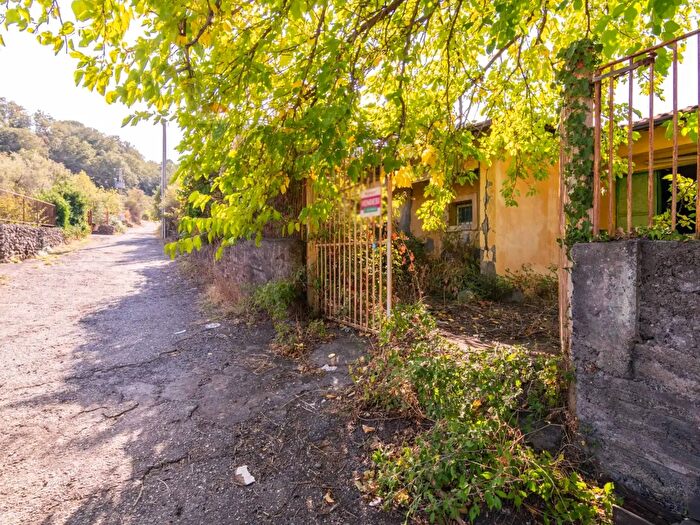 Casa quadrilocale in vendita in Cda Zappinello SN, Linguaglossa