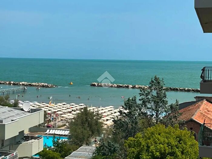 Appartamento quadrilocale in vendita in Via Muggia, BellariaIgea Marina
