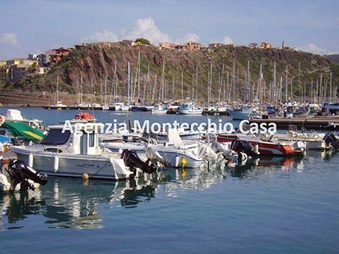 Appartamento bilocale in affitto in Strada statale SS, Centro, Castelsardo