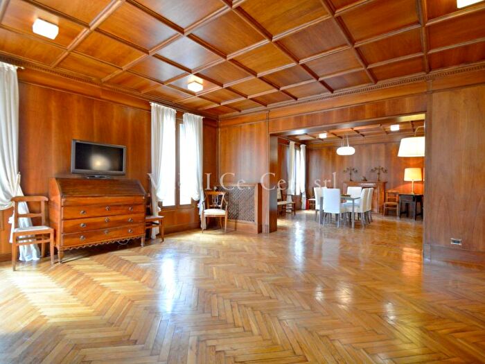 Appartamento con 5 locali in affitto in Campo Santo Stefano, San Marco, Venezia