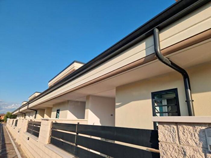 Appartamento con 5 locali in vendita in Via Marcandreola, Ciampino