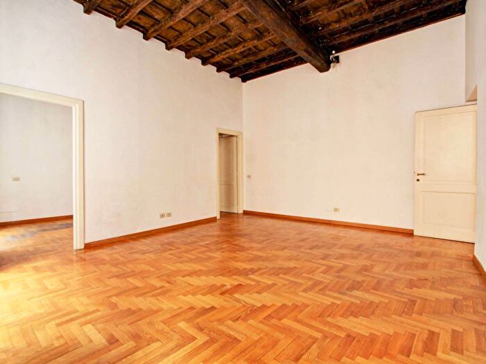 Appartamento trilocale in affitto in Via dei Pastini, Pantheon, Roma