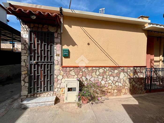 Casa trilocale in vendita in Via Salvatore Sanfilippo, Palermo