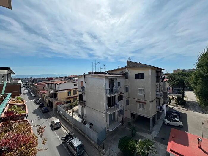 Appartamento quadrilocale in vendita in Viale John Fitzgerald Kennedy, Grumo Nevano