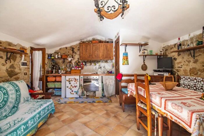 Casa bilocale in vendita in Frazione Rocca di Fondi, Antrodoco