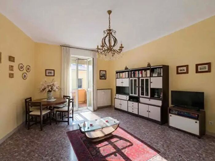 Appartamento trilocale in vendita in Via Montello, Alessandria